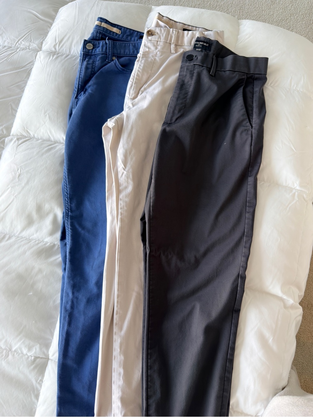 Bundle of 3 Banana Republic Chinos / Pants – Size 30